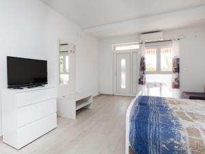 Apartment Vero-5 by Interhome