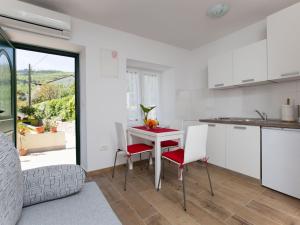 Apartment Vero-4 by Interhome