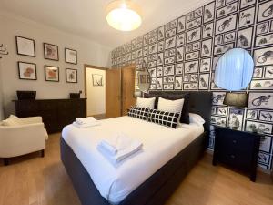 Urbe10 Plaza de Uncibay 3 Bedrooms apatment