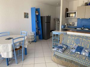 Appartement 2 pièces avec piscine et parking à Port Camargue - FR-1-250-113
