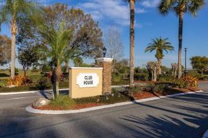 Disney and Airport 15 minutes from Luxury Condo