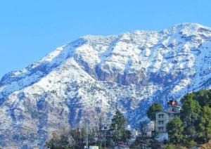 Hillside 3BHK with PanoramicView