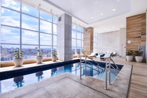 Osasco Piscina Climatizada Vista Estacionamento