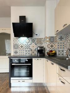 Top Centre Plovdiv Apt. With Parking for 4 Guests