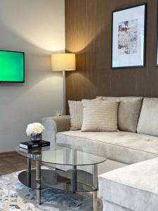 Top Centre Plovdiv Apt. With Parking for 4 Guests