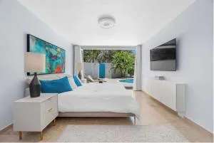 Waterfront Luxury Home with Dock in San Juan - Pinones