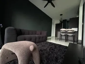 Cheras traders garden Black Lover trader square 2 bedroom , WI-FI , projector - 蕉赖