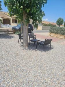 Maisonnette 46p. piscines toboggans et plage 200m