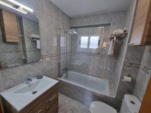 Versalles Pool Levante