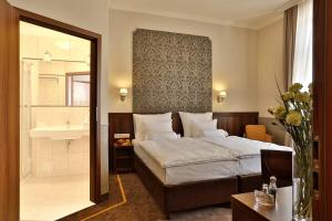 Double or Twin Room room in Hotel Amber Design