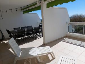 Spacieux appartement avec terrasse, parking privé, et vue sur la mer - FR-1-716-37