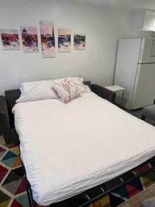 Stay in the heart of Logan Circle: Fully Walkable