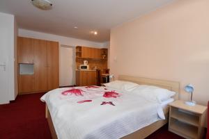 Economy Triple Room room in Penzion Lesna