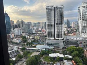Anggun KL MY