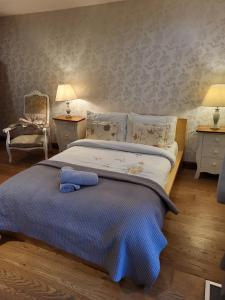 5 Bed House - Sleeps 10 - Pets - Pool - HotTub