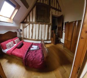 5 Bed House - Sleeps 10 - Pets - Pool - HotTub