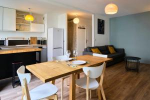 Appartements Apartment balconyparking space near train station : photos des chambres