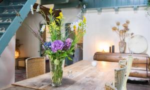 Bohemian Experience Wellness, Jacuzzi, Sauna, BBQ, Garden, Sleeps 14