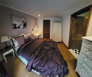 Maisons de vacances Beautiful 5-Bed House in Isigny-le-Buat : photos des chambres