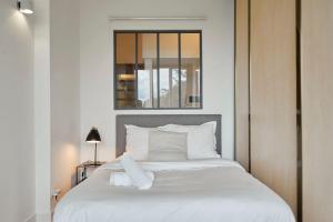 Charming and quiet apartment on the main boulevard