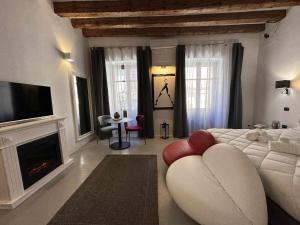 C&O Savoia Deluxe Rooms img27