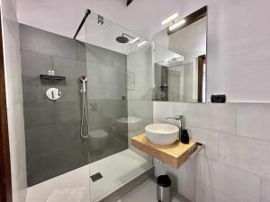 C&O Savoia Deluxe Rooms img16