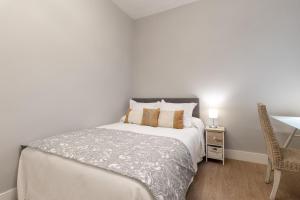 Charming 2-Bedroom Apartment Near Retiro Park Ideal Madrid Escape