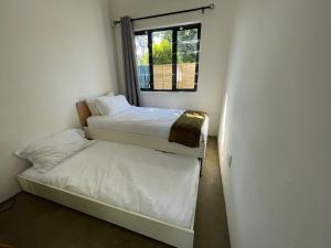 The Stables, Central Garden Cottage in Howick - Fastest WiFi in Howick