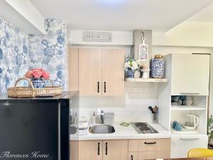 Condo in Batasan Hills with a Mountain view