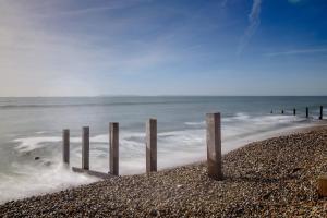 4BR Beach House sleeps 10 - 5 mins walk to the Sea