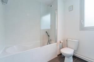 Appartements Apartment near metro with parking & balconies : photos des chambres