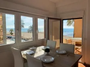 Apartamento frente al Mediterraneo - Torrenostra