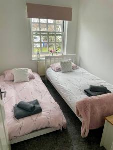 The Gorge Getaway - Deluxe 3-Bedroom Apartment