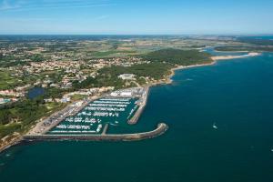 Appartements LA P-TITE PAUSE Appartement 4 personnes vue golf, acces piscine gratuit : photos des chambres