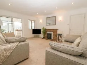 Riverview Apartment - Llanfechell