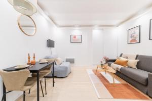 Imhost 8 - Lovely studio at St Michel-Notre Dame