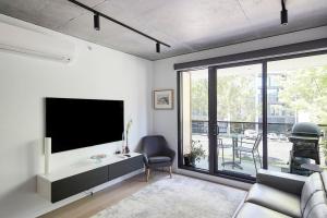 Modern Minimalism Slate Chic in the City