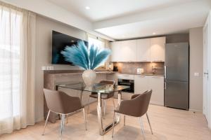 Appart'hotels Residence Hoteliere Chambord au coeur de Menton - entierement renovee : photos des chambres