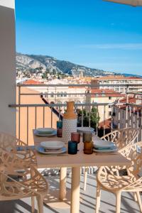Appart'hotels Residence Hoteliere Chambord au coeur de Menton - entierement renovee : Studio avec Terrasse