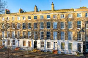 3 The Steyne - Stunning 5 Storey Georgian house with cinema room