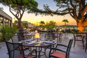 Hotels Les Jardins Du Cedre : photos des chambres