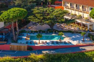 Hotels Les Jardins Du Cedre : photos des chambres