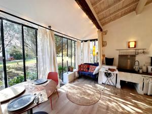 Maisons de vacances *L-Orangeraie* Maison avec jardin, tennis, parking : photos des chambres