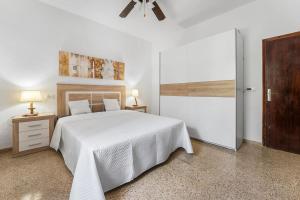 8 Guests Large Villa near Bossa Beaches & Airport