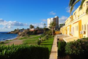 Beautiful home 50m private beach Campello Alicante