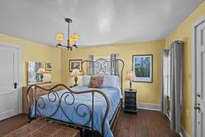 Historic Hartsfield House - Fairfield Harbour