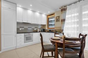 Kasprzaka Apartments - Balcony, Targi Expo - by Rentujemy