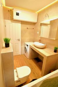 Central single house with parking-TOP LOCATION!