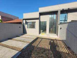 Casa com piscina e espaço gourmet 300m do mar