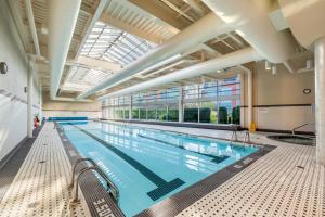 Downtown 1 Bedroom Water View Condo